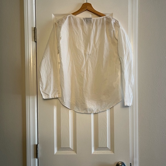 100% Cotton long Sleeve Top. I’m good condition. Gently used. - Picture 2 of 3